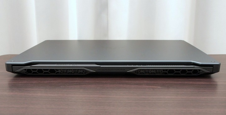移動大視界 ASUS TUF GAMING F17 FX706LI 開箱