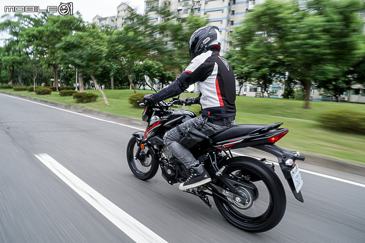 SUZUKI GSX150 Bandit 試駕 平坐墊才是舒適的本尊