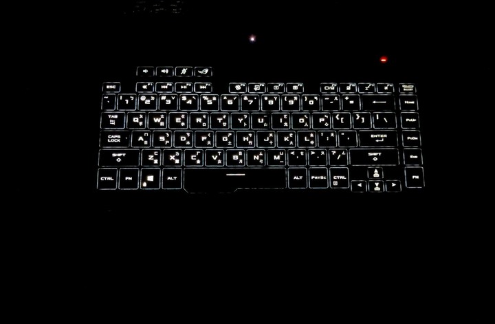 硬派黑暗騎士 ASUS ROG Zephyrus G15 潮魂黑不專業開箱