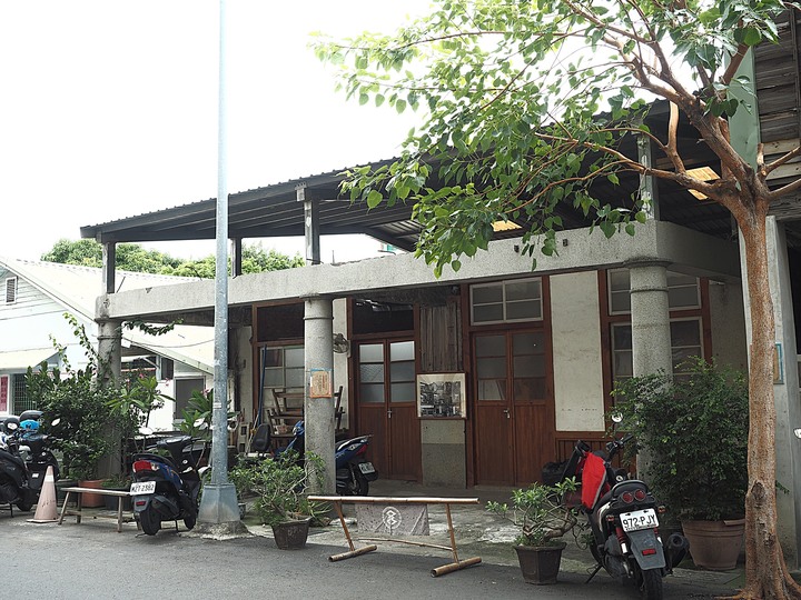 【小惡魔振興券】舊三和銀行高雄支店、哈瑪星貿易商大樓、打狗文史再興會社 — 高雄哈瑪星之老建築篇