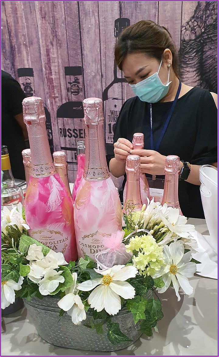 酒友們!!!  2020 台北國際烘培展 【純酒專區】讓大家"好買"好喝"SG好好看"!!!