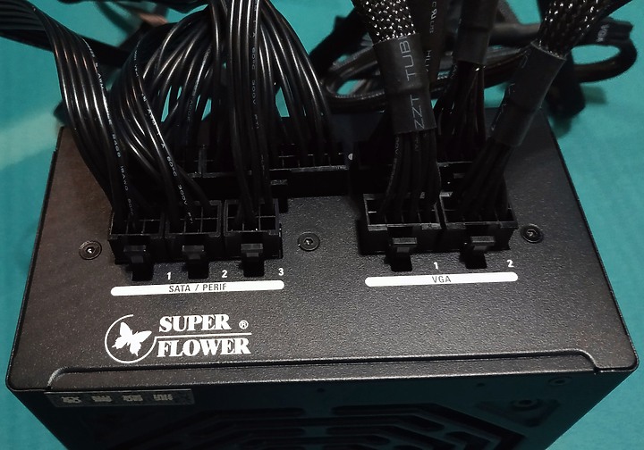 智慧風扇多項保護陪你征戰七年!振華LEADEX III金牌650W全模組電源供應器開箱