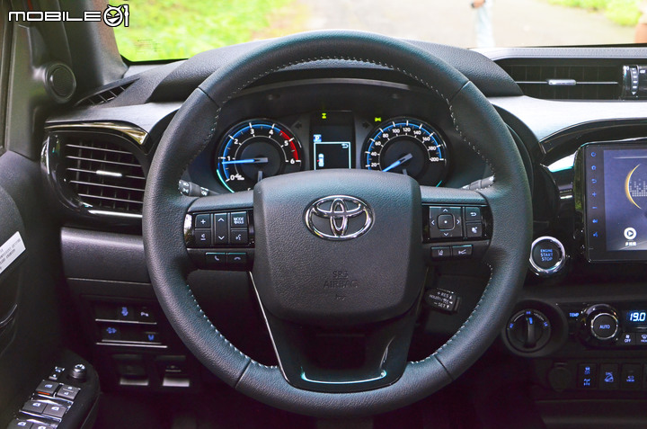 Toyota 小改款 Hilux 試駕,探索秘境的好夥伴!