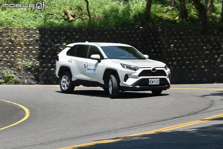 Yokohama BluEarth-XT AE61 輕度試胎體驗 符合都會休旅所需的新胎選擇!