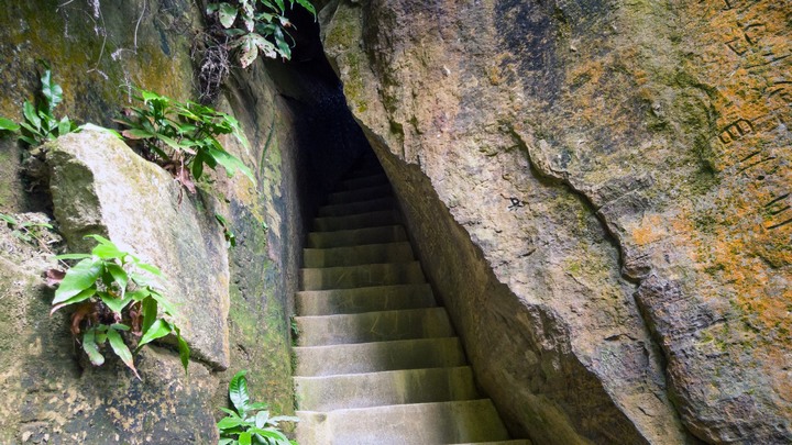 【中和區觀光步道】國旗嶺、長壽山、圓通寺、一線天步道