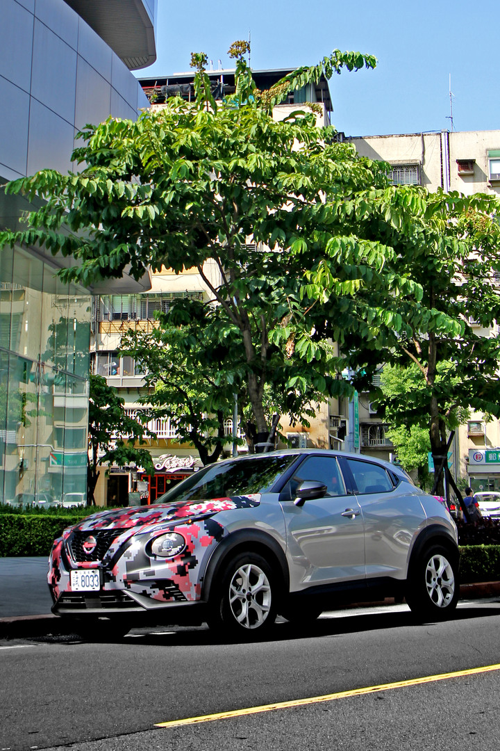 內湖獵車記，法拉利門口外這台是…？