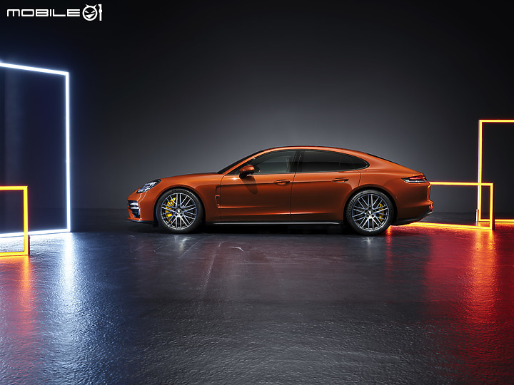 【最速跑房】小改款Porsche Panamera正式登場,內在更貼心、動力更加強勁!