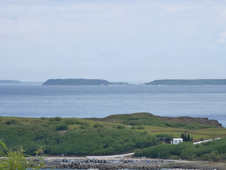 【小惡魔振興券】日軍震洋艦基地、天台山、望安航空站、綠蠵龜觀光保育中心 — 老狗的夏天「偽出國」行旅 — Day 6-1 澎湖望安島遊程之三