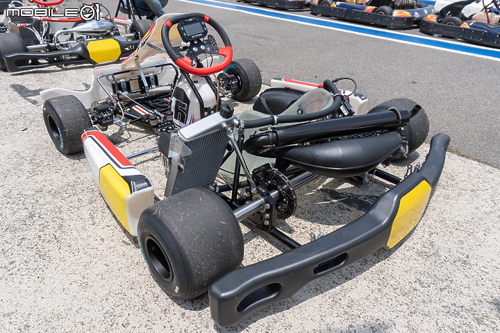 【採訪】F1車手聯名款新車,桃園大魯閣卡丁車場發表Charles Leclerc全新車架!