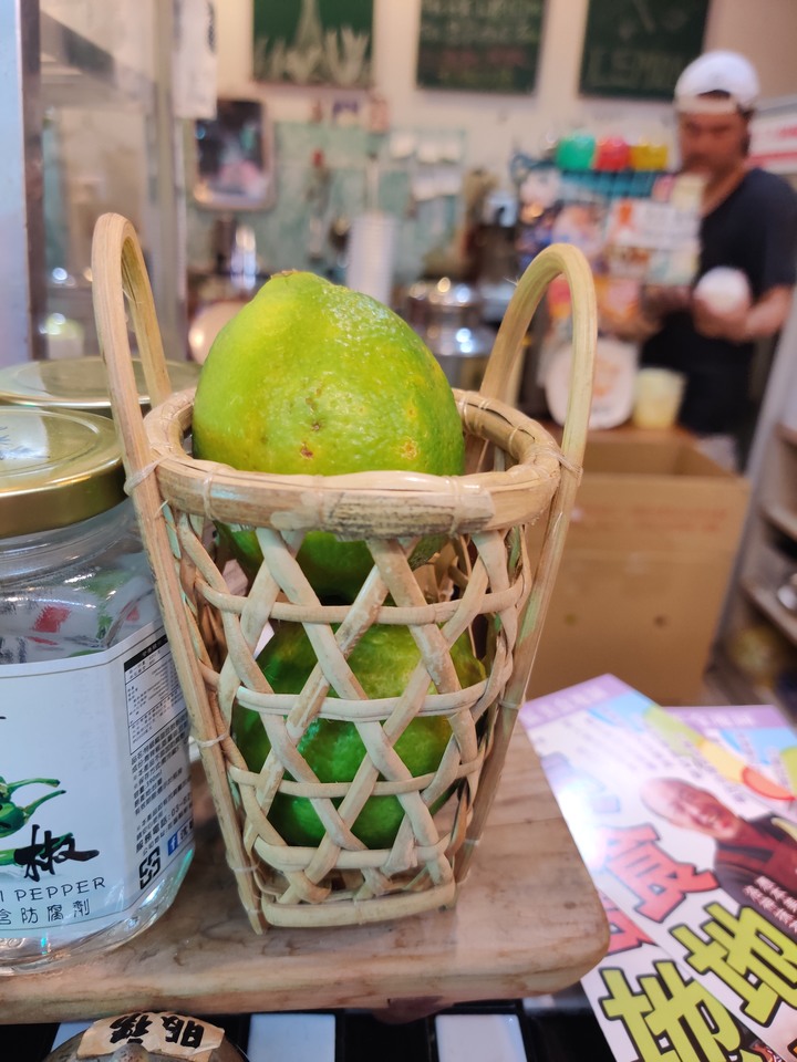【小惡魔振興券】花蓮炸彈小吃組合技(炸彈蔥油餅+炸彈檸檬茶)雙創始店的綜合炸彈
