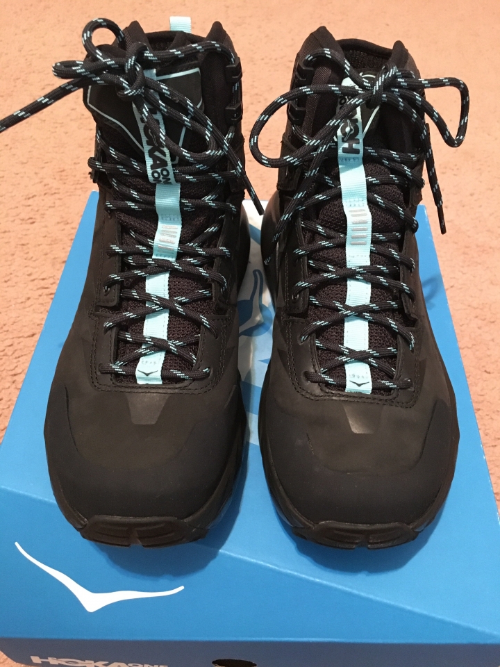 Hoka one one 登山靴，女兒的生日禮物