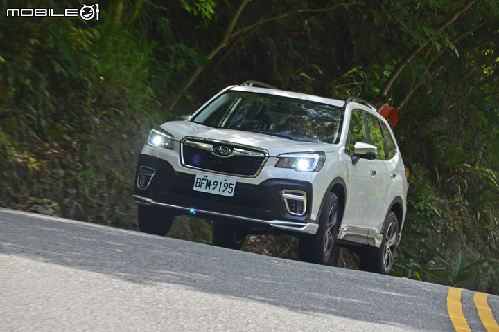 RAV4 / Kuga / Forester / Sportage / Tiguan 集體評比 四驅型 SUV 全面考驗!