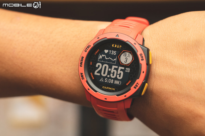 Garmin Instinct X EVA 聯名錶款開箱襲來！機體配色與帥氣的收藏盒都是亮點！