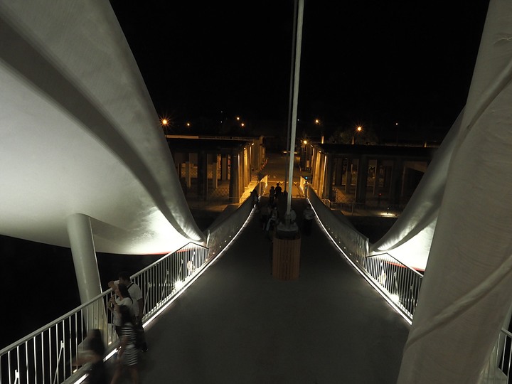 【小惡魔振興券】高雄市 鹽埕區 大港橋 — 全臺唯一會旋轉的行人橋