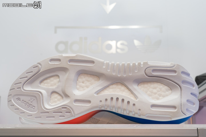 adidas Originals推出「ZX超未來」系列鞋款 漸層造型的BOOST正式亮相！
