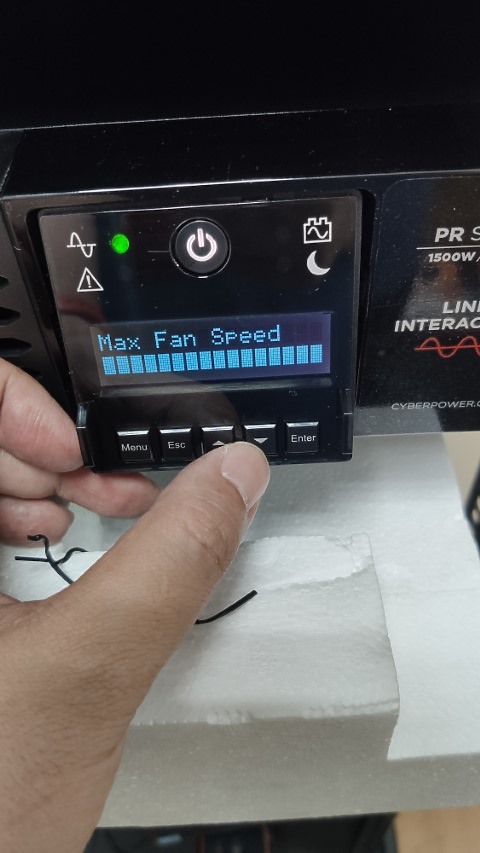 點我看大圖 CyberPower PR1500RT2U 不專業開箱