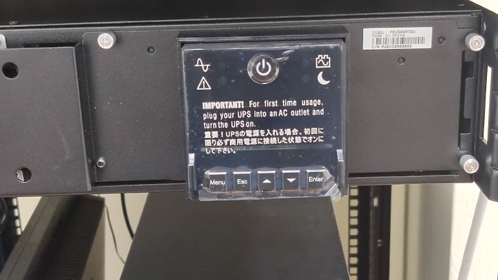 點我看大圖 CyberPower PR1500RT2U 不專業開箱