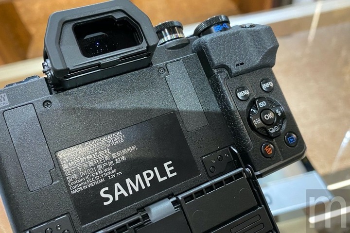 Olympus更新E-M10 Mark IV，增加自拍觸控操作、五軸機身防震與新感光元件