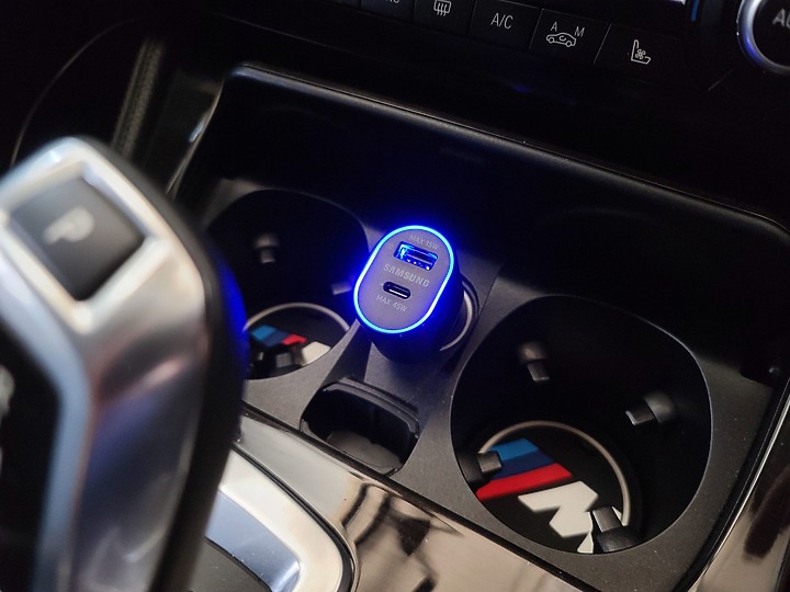 SAMSUNG 雙孔閃電2.0車充 EP-L5300開箱