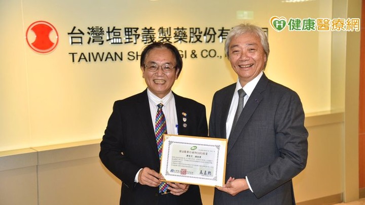 點我看大圖 台灣塩野義培養優秀行銷人才獲頒傑出MR認證