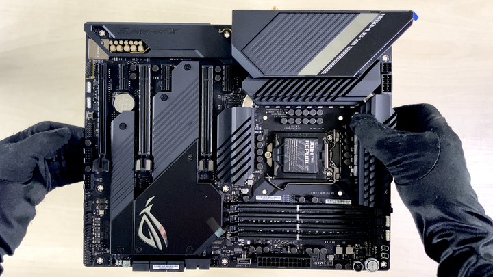 十萬重金水冷 i9–10900K＋RTX 2080 旗艦電競/工作機雙用機