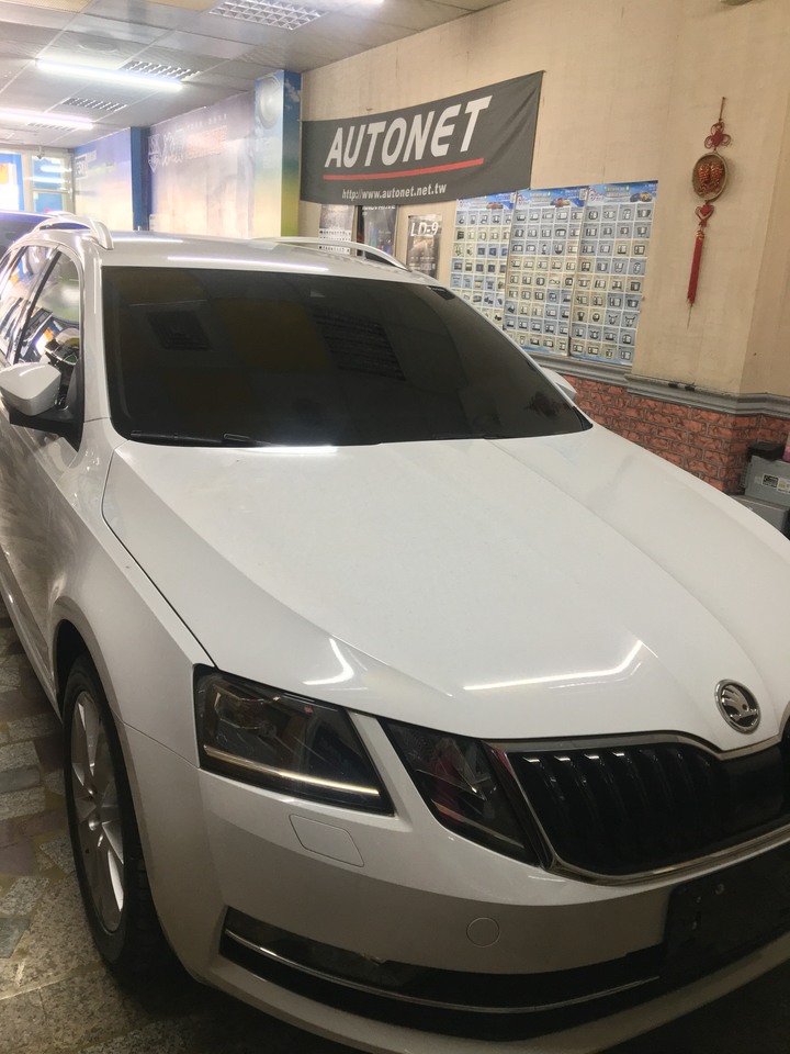 邁入第一個"萬"公里的里程碑 Octavia Combi 1.4 TSI