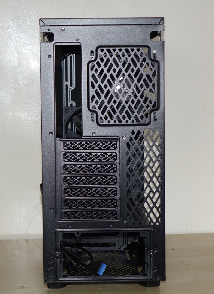 【開箱】Fractal Design Define 7 Compact(側透玻璃)  重磅登場！！