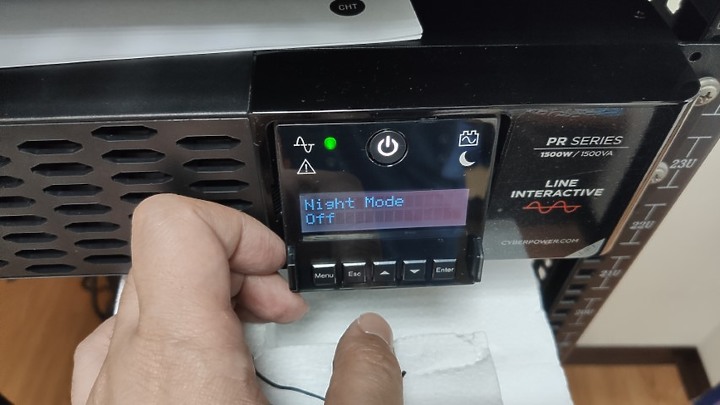 點我看大圖 CyberPower PR1500RT2U 不專業開箱