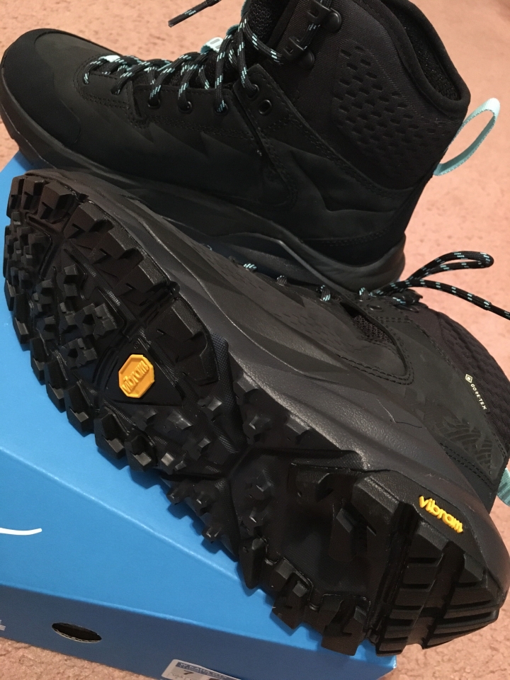 Hoka one one 登山靴，女兒的生日禮物