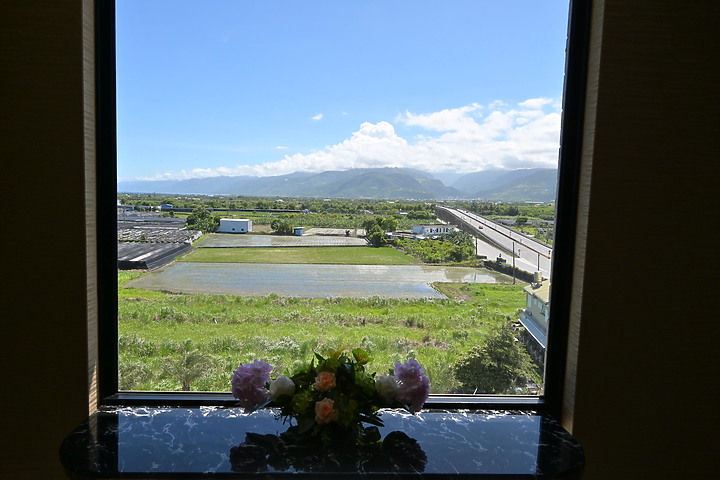 Nikon 24-200mm f/4-6.3台東之旅，立麗大酒店、白玉瀑布、嘎努食堂及龍鳳飯店。