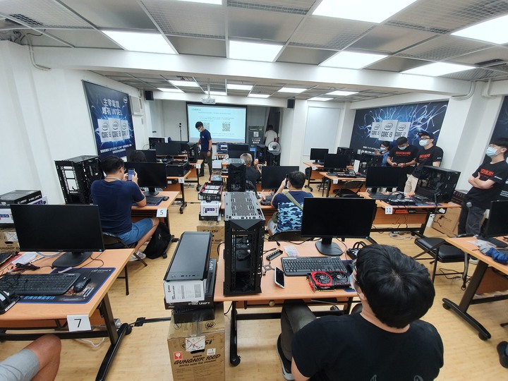 Intel水冷體驗營(技嘉場),感受第十代CPU超頻的魅力吧