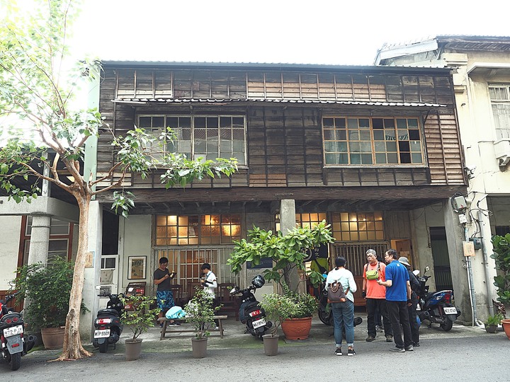 【小惡魔振興券】舊三和銀行高雄支店、哈瑪星貿易商大樓、打狗文史再興會社 — 高雄哈瑪星之老建築篇