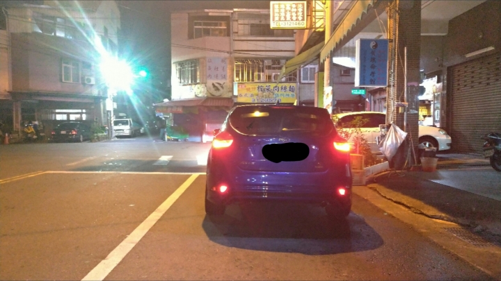 請問汽車佔用機慢車停等區的定義是什麼？