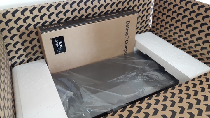 【開箱】Fractal Design Define 7 Compact(側透玻璃)  重磅登場！！