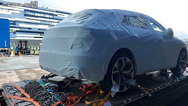 【入境捕捉】Audi旗艦跑旅RS Q8現身,身懷600hp/3.8秒破百強悍性能!