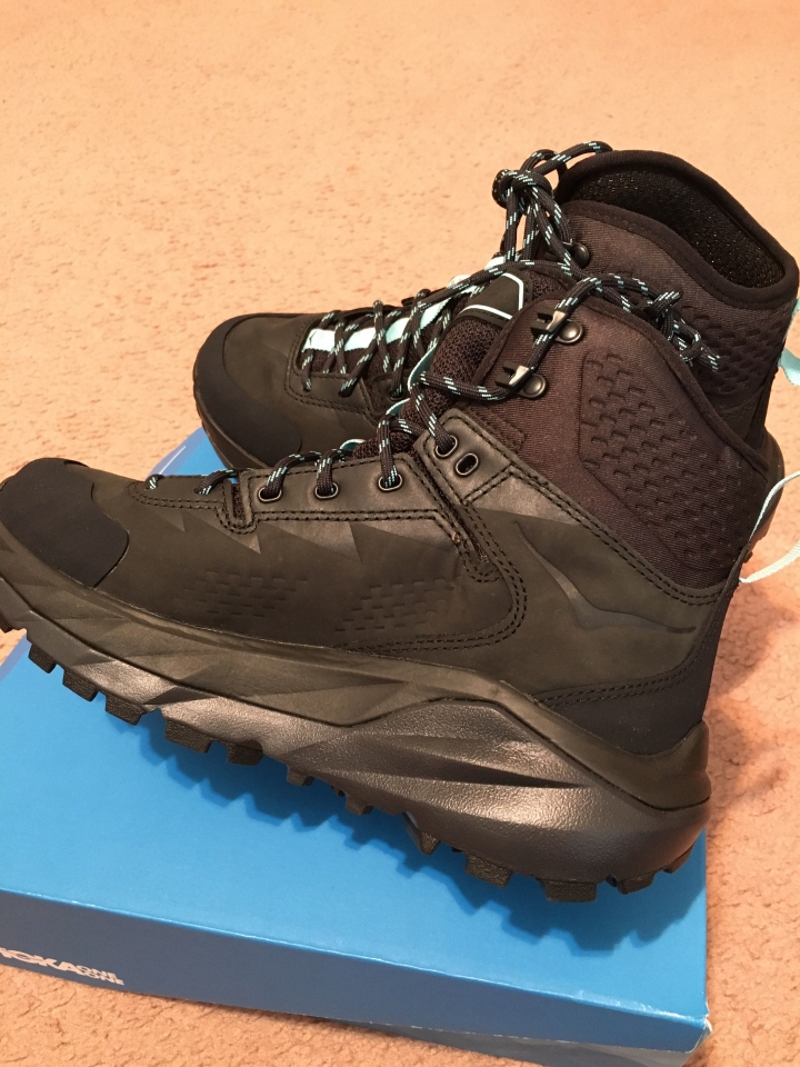 Hoka one one 登山靴，女兒的生日禮物