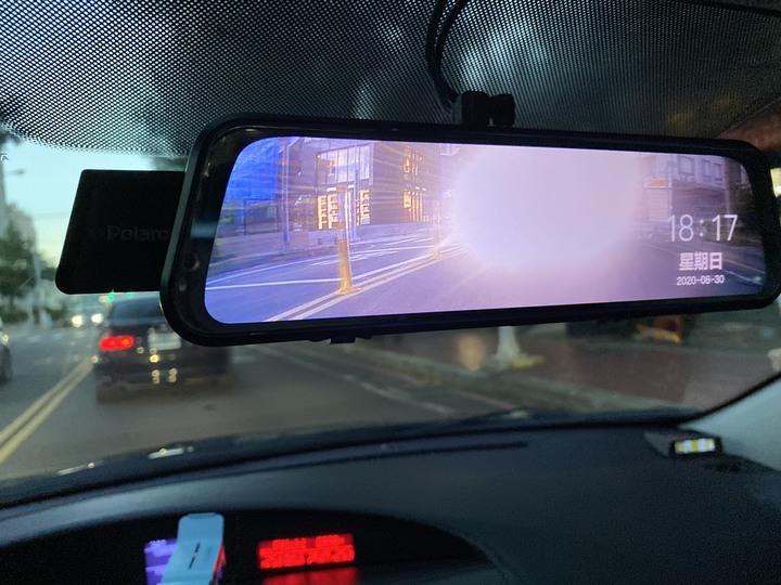 (求救)行車紀錄器的後視鏡反光
