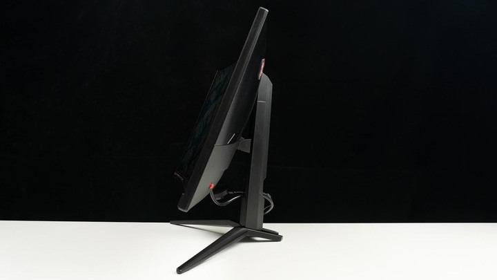 微星 MSI Optix MAG272CQR 電競曲面螢幕開箱評測與災情|1500R 曲率、165Hz、1ms、NVIDIA G-Sync、AMD FreeSync