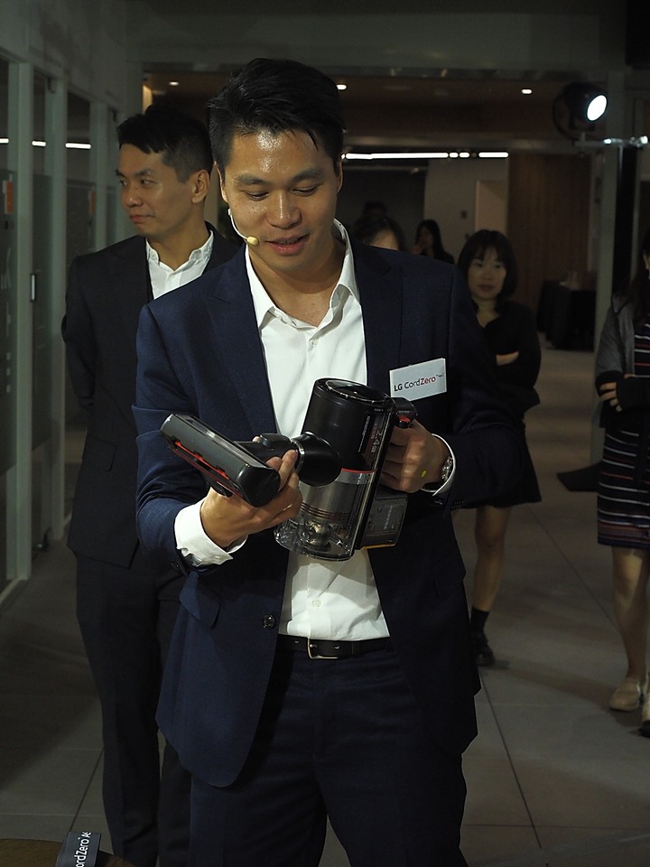 乾吸濕拖、潔淨體驗 — 《LG A9 K系列 WiFi 濕拖無限吸塵器 X Mobile01網友獨家體驗會》心得分享