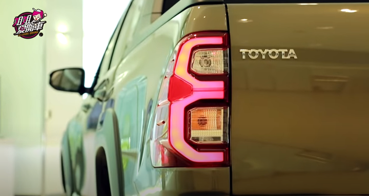 小蘭【姐姐愛開車】TOYOTA HILUX 我變粗曠了