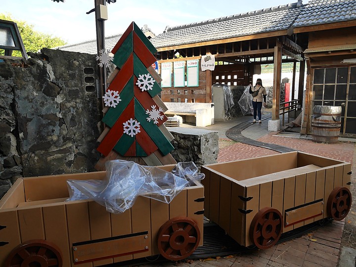 【小惡魔振興券】篤行十村文化園區、張雨生故事館、潘安邦故事館、澎湖花火體驗館 — 老狗的夏天「偽出國」行旅 — Day 6-3 澎湖馬公市區眷村篇