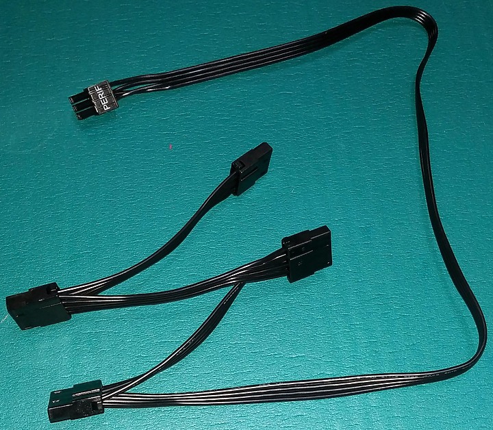 智慧風扇多項保護陪你征戰七年!振華LEADEX III金牌650W全模組電源供應器開箱