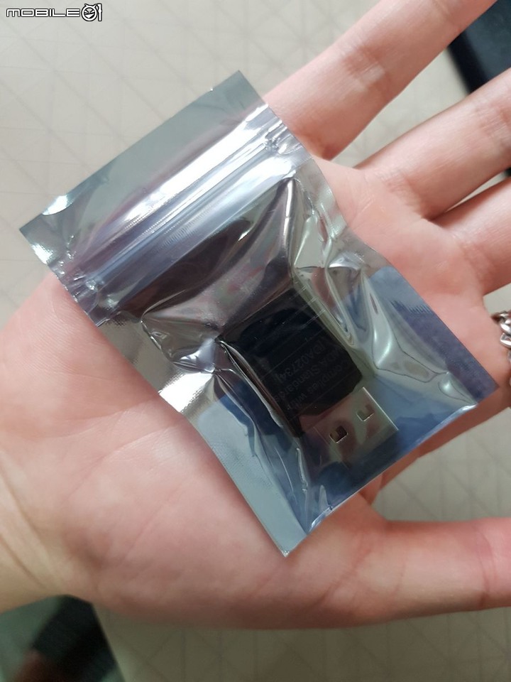 [開箱] Acer C250i攜帶型滾筒投影機