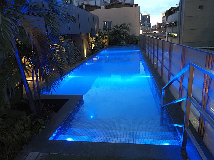 【小惡魔振興券】【住宿分享】The tree house 樹屋旅店 — 位在高雄市區內,六合夜市附近的特色設計旅店