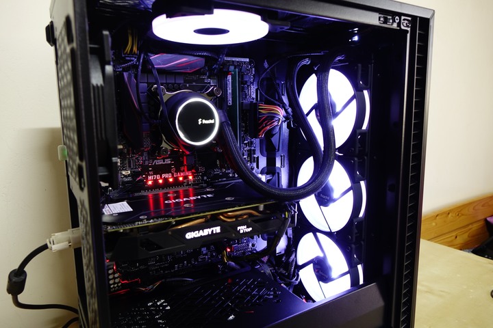 【開箱】Fractal Design Define 7 Compact(側透玻璃)  重磅登場！！