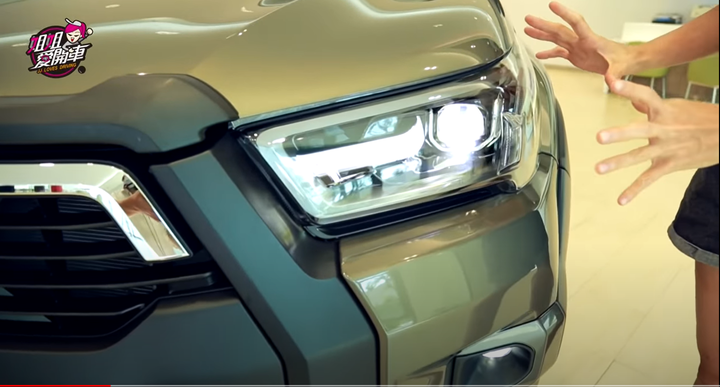 小蘭【姐姐愛開車】TOYOTA HILUX 我變粗曠了