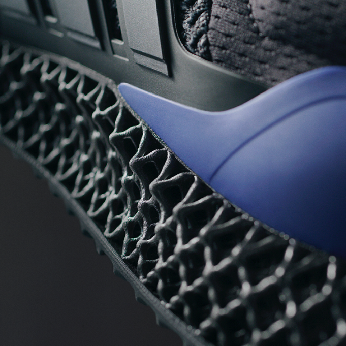adidas發表終極跑鞋ULTRA4D UB系列與4D科技終於結合啦!