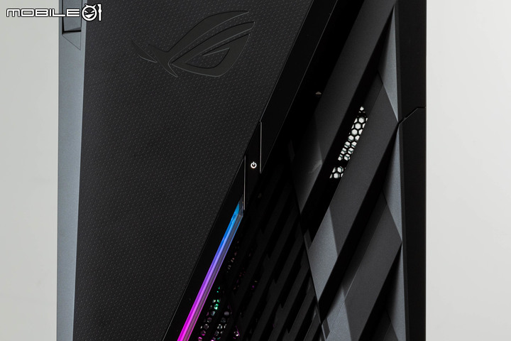 ROG STRIX GT35 電競主機實測 寬版機體擴充性與散熱兼具