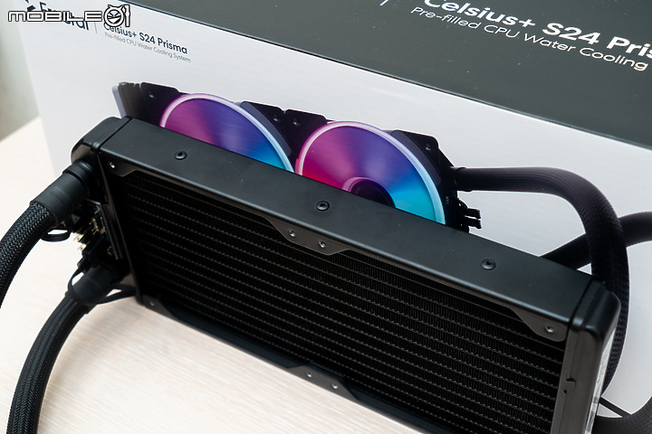 來自北歐寒流的高性能冷卻 Fractal Design Celsius+ S24 Prisma
