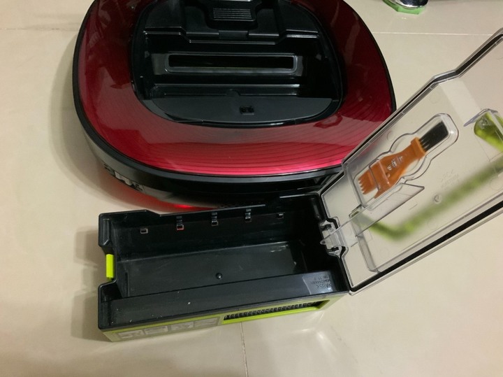 【開箱】VR6685TWARVCordZero™ WiFi濕拖清潔機器人-雙眼